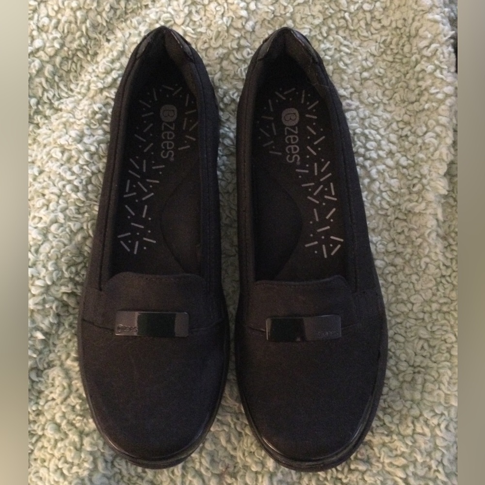 BZees Womens loafers 8.5 medium new